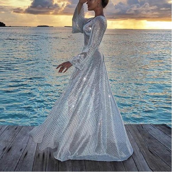 Stylish And Elegant Long Sequined Dress 